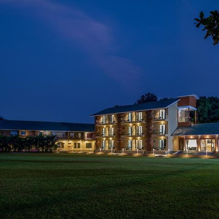 Paramount Riverfront Resort & Spa, Karjat Dış mekan fotoğraf
