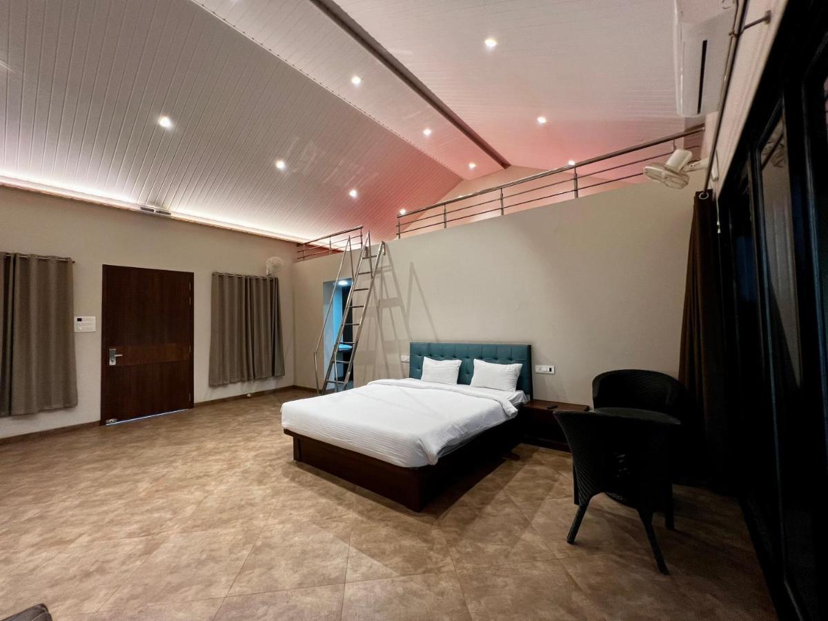 Paramount Riverfront Resort & Spa, Karjat Dış mekan fotoğraf