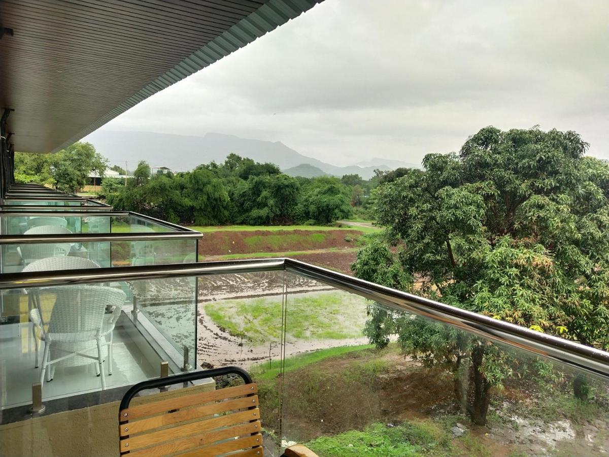 Paramount Riverfront Resort & Spa, Karjat Dış mekan fotoğraf