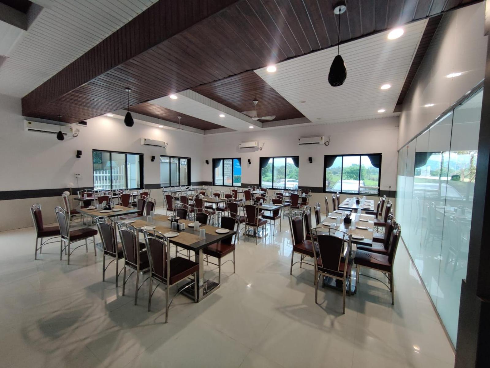 Paramount Riverfront Resort & Spa, Karjat Dış mekan fotoğraf